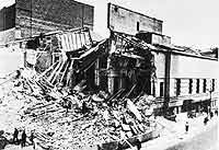 Театр Вахтангова, разрушенный попаданием бомбы